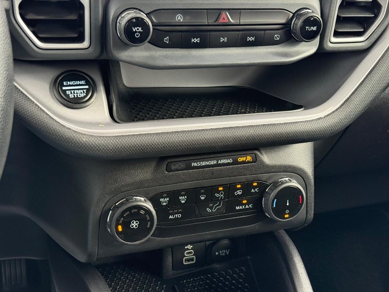Ford Bronco Sport Vehicle Full-screen Gallery Image 18