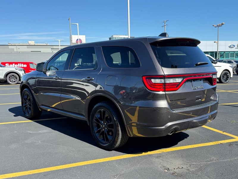 Dodge Durango Vehicle Full-screen Gallery Image 05