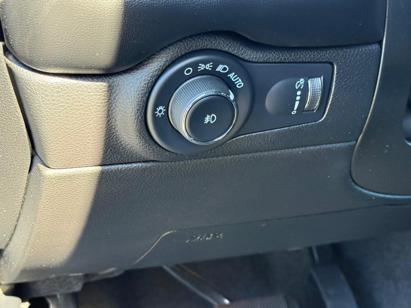 Dodge Durango Vehicle Full-screen Gallery Image 24