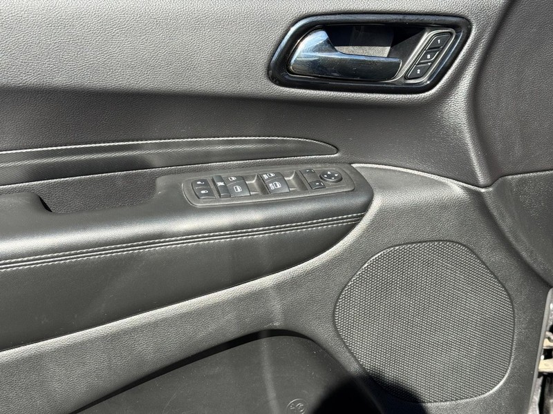 Dodge Durango Vehicle Full-screen Gallery Image 25