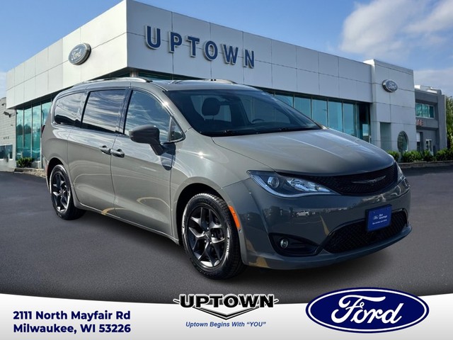 Milwaukee WI 2020 Chrysler Pacifica more details - chrysler pacifica