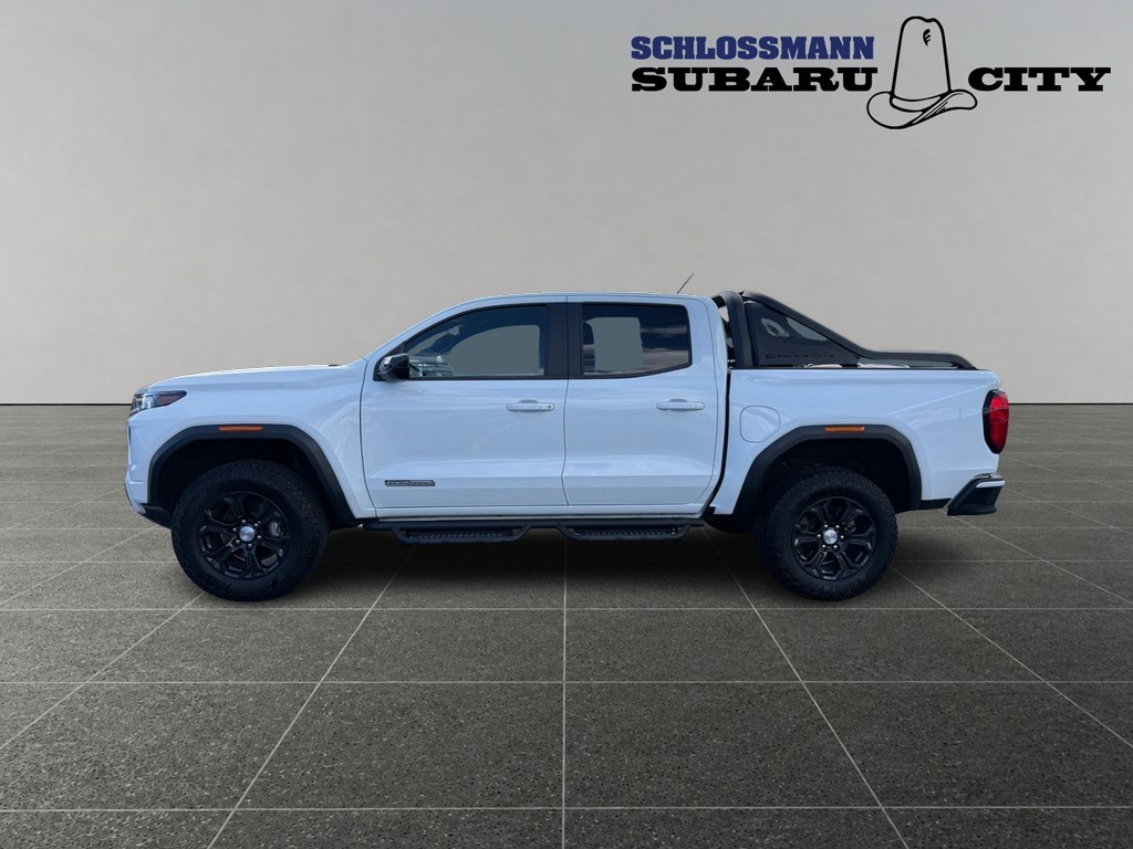 GMC Canyon Vehicle Full-screen Gallery Image 02