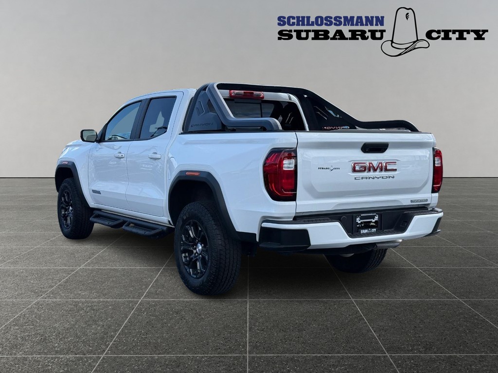GMC Canyon Vehicle Full-screen Gallery Image 03