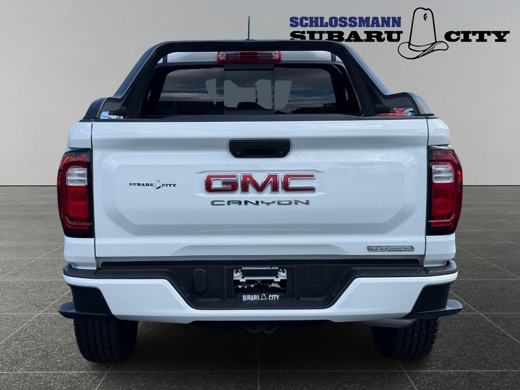 GMC Canyon Vehicle Full-screen Gallery Image 04