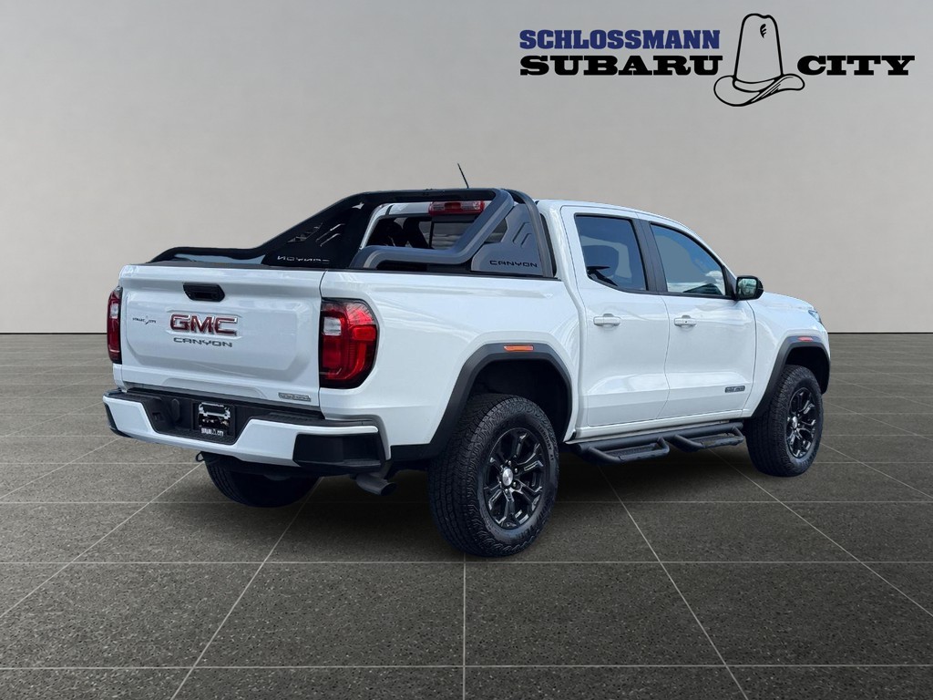 GMC Canyon Vehicle Full-screen Gallery Image 06