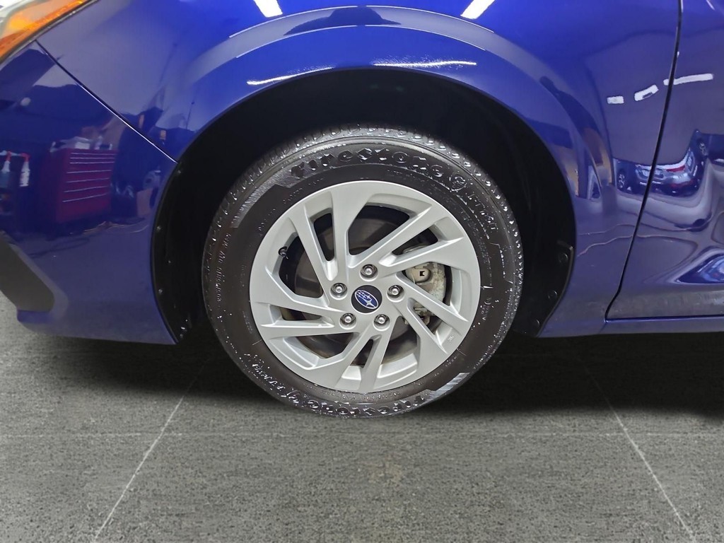 Subaru Impreza Vehicle Full-screen Gallery Image 12