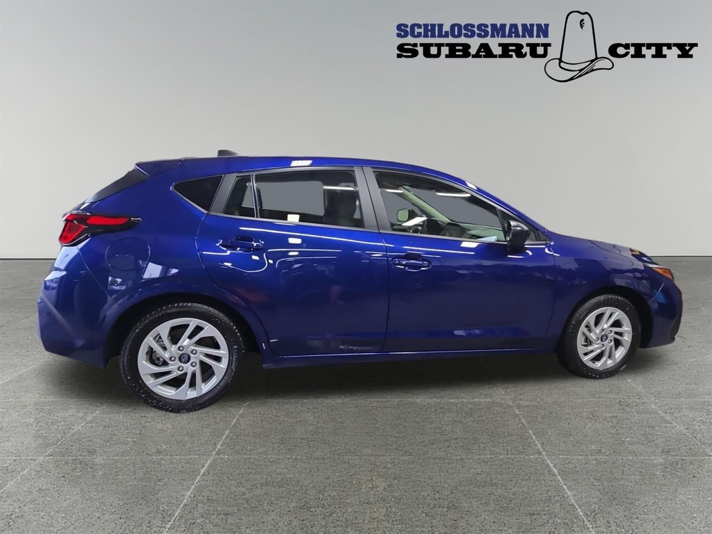 Subaru Impreza Vehicle Full-screen Gallery Image 16