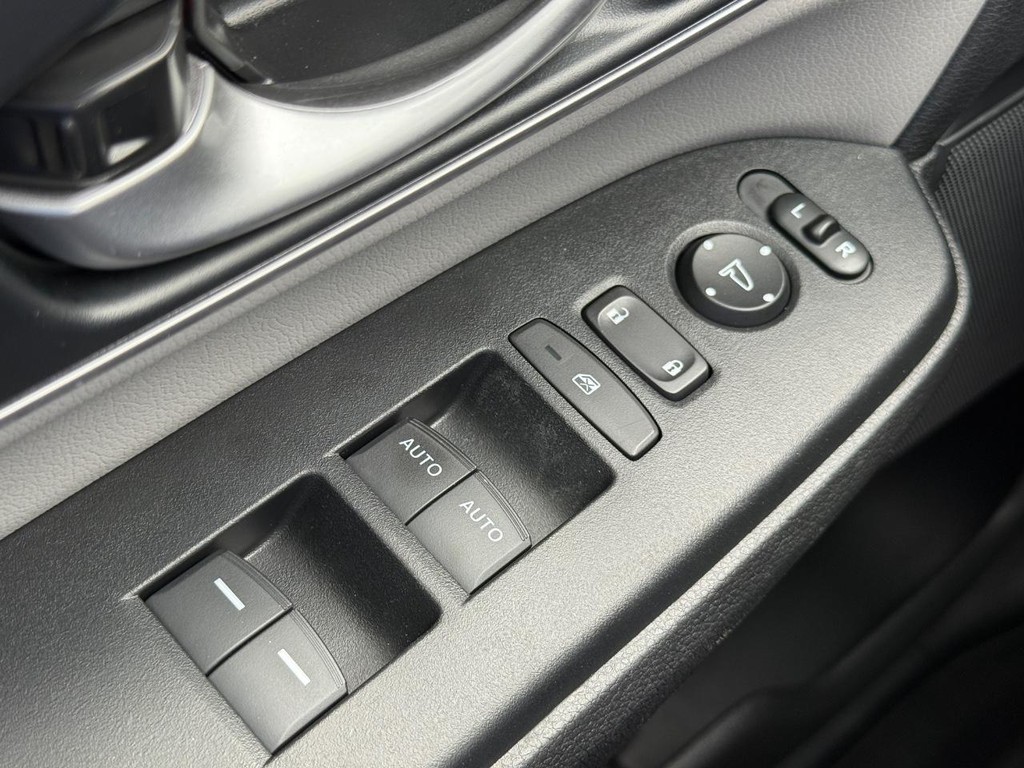 Honda CR-V Vehicle Full-screen Gallery Image 26