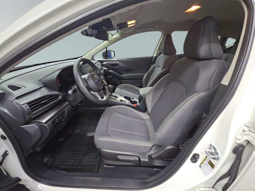 Subaru Impreza Vehicle Full-screen Gallery Image 07