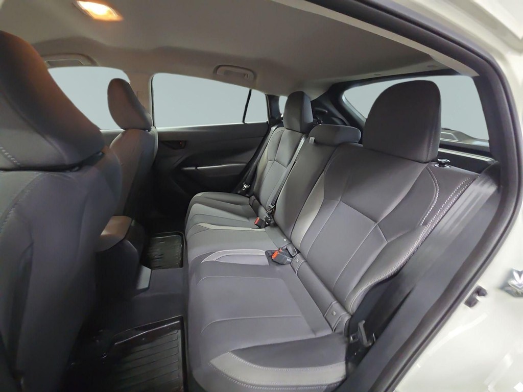 Subaru Impreza Vehicle Full-screen Gallery Image 11