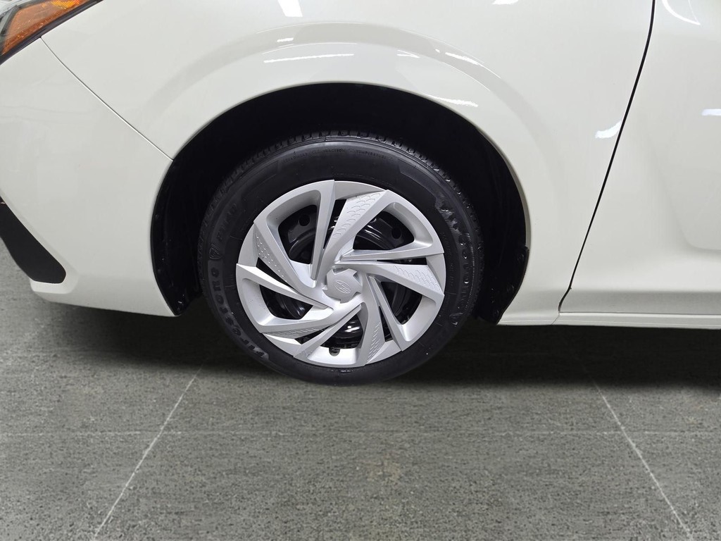 Subaru Impreza Vehicle Full-screen Gallery Image 12