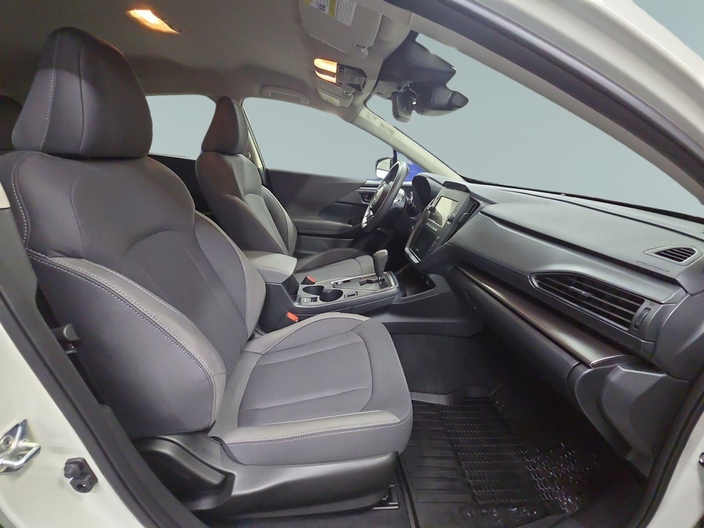 Subaru Impreza Vehicle Full-screen Gallery Image 13