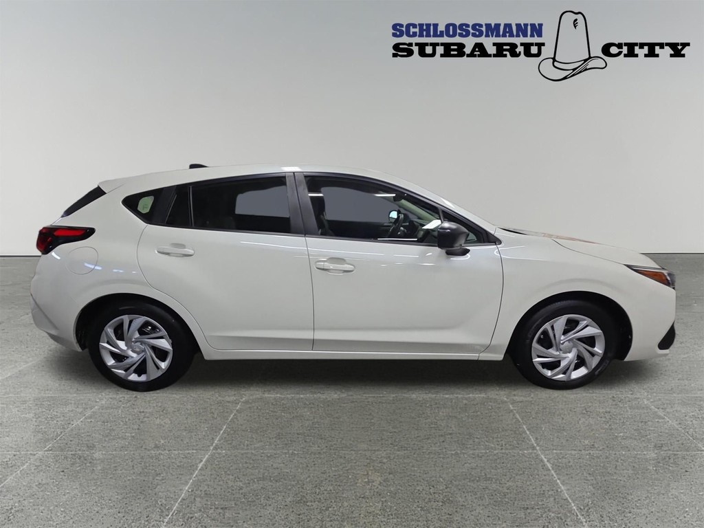 Subaru Impreza Vehicle Full-screen Gallery Image 16