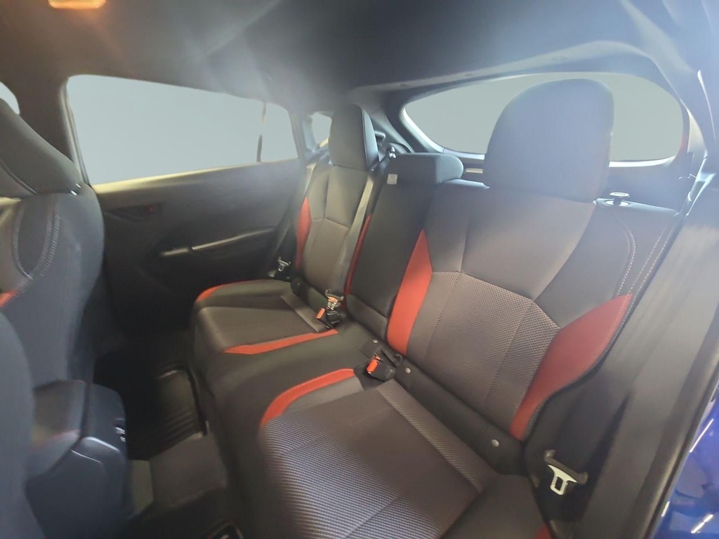 Subaru Impreza Vehicle Full-screen Gallery Image 11
