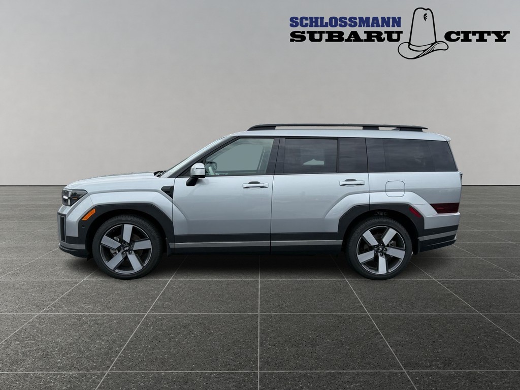 Hyundai Santa Fe Vehicle Full-screen Gallery Image 02