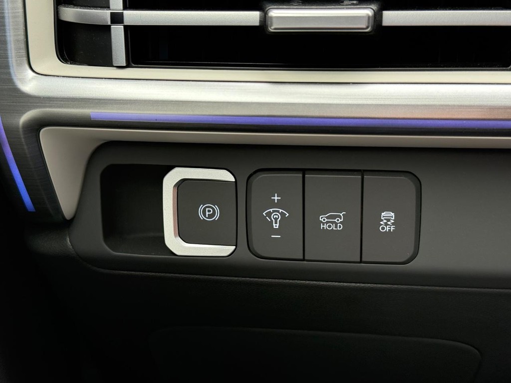 Hyundai Santa Fe Vehicle Full-screen Gallery Image 24