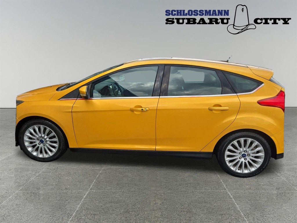 Ford Focus Hatchback Vehicle Full-screen Gallery Image 05