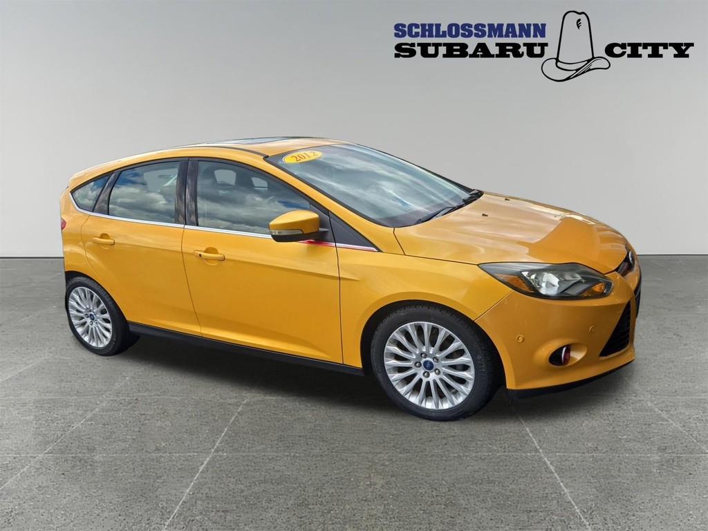 Ford Focus Hatchback Vehicle Full-screen Gallery Image 17