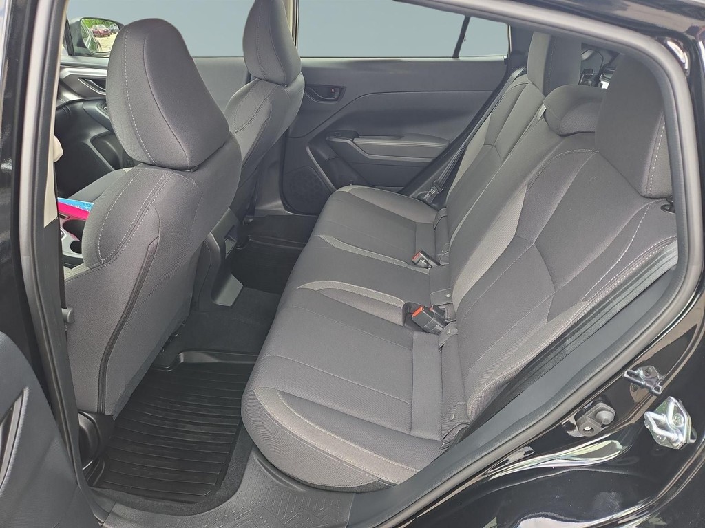 Subaru Impreza Vehicle Full-screen Gallery Image 11