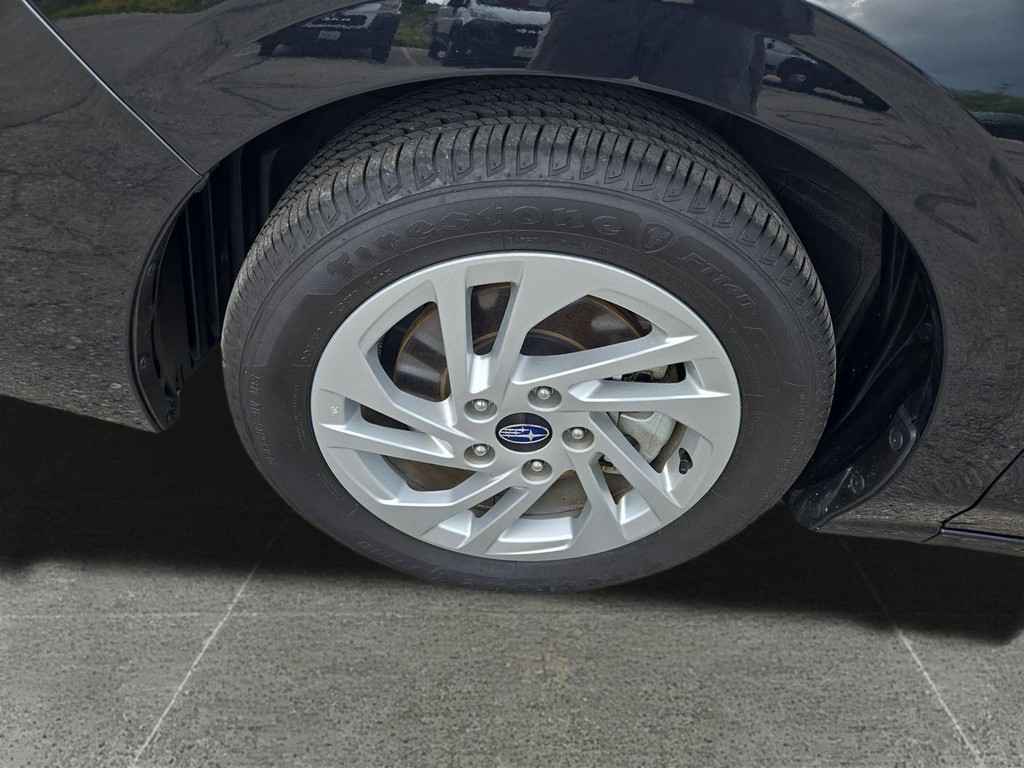 Subaru Impreza Vehicle Full-screen Gallery Image 12