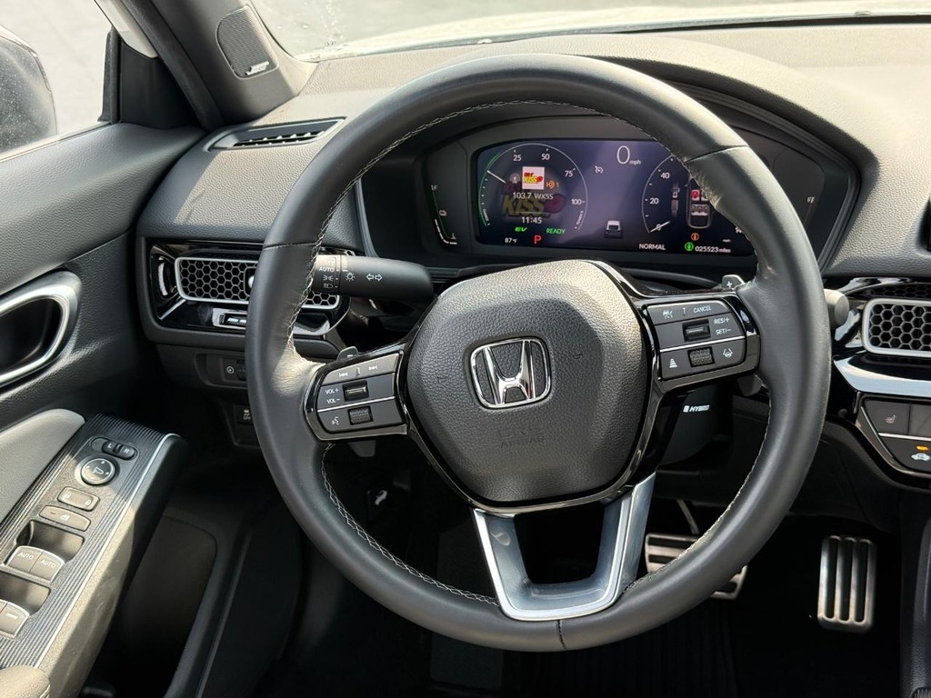 Honda Civic Hatchback Hybrid Vehicle Full-screen Gallery Image 12