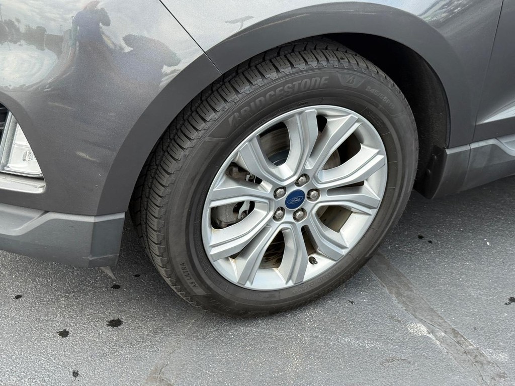 Ford Edge Vehicle Full-screen Gallery Image 07