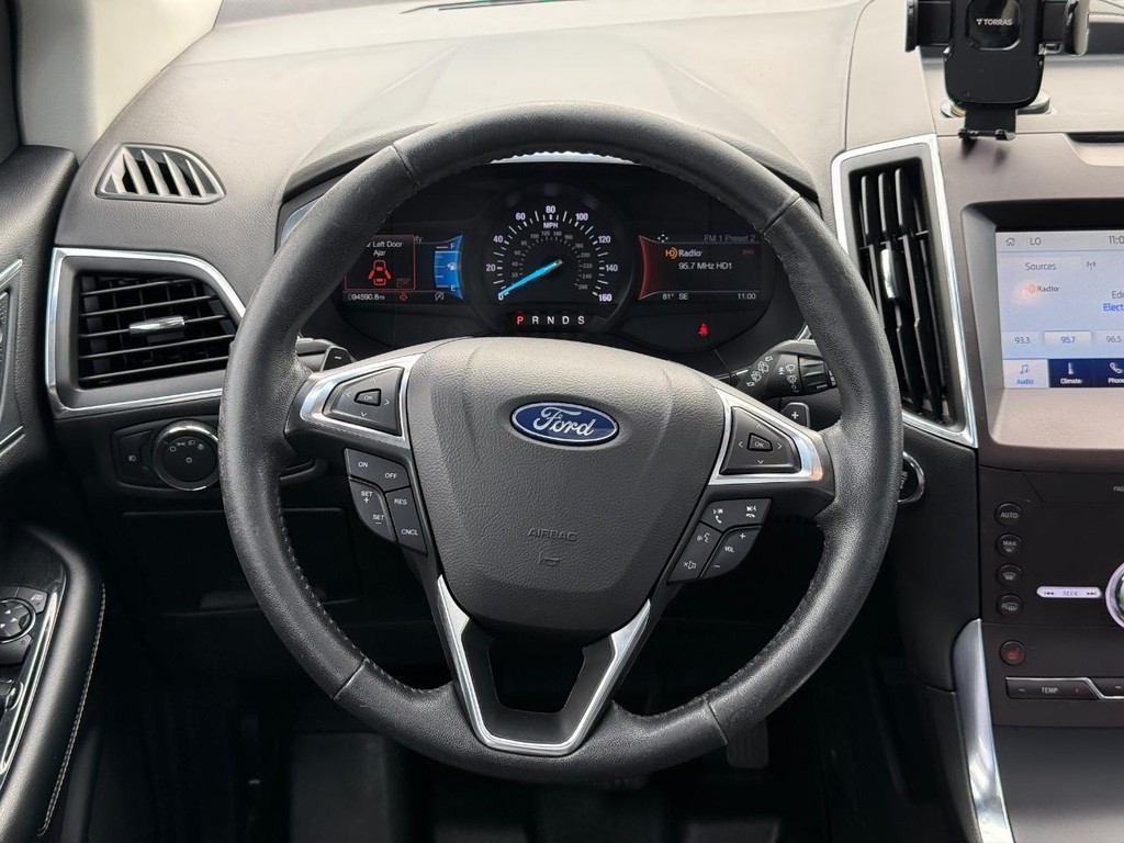 Ford Edge Vehicle Full-screen Gallery Image 12