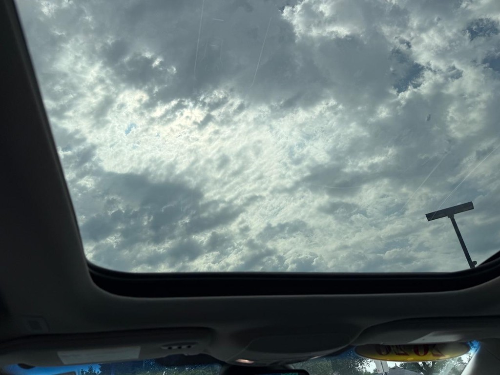 Ford Edge Vehicle Full-screen Gallery Image 13