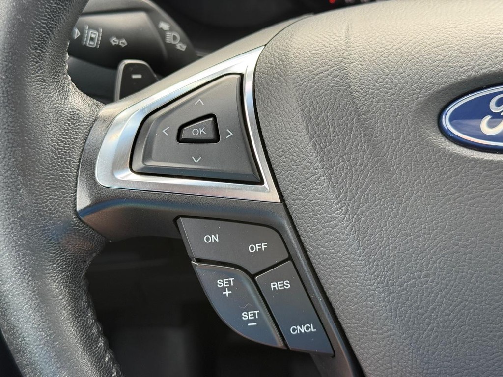 Ford Edge Vehicle Full-screen Gallery Image 15