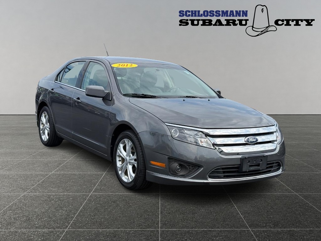 Ford Fusion Vehicle Full-screen Gallery Image 08