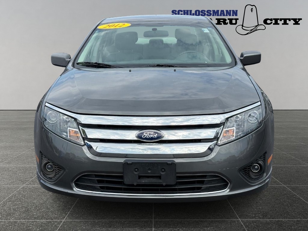 Ford Fusion Vehicle Full-screen Gallery Image 09