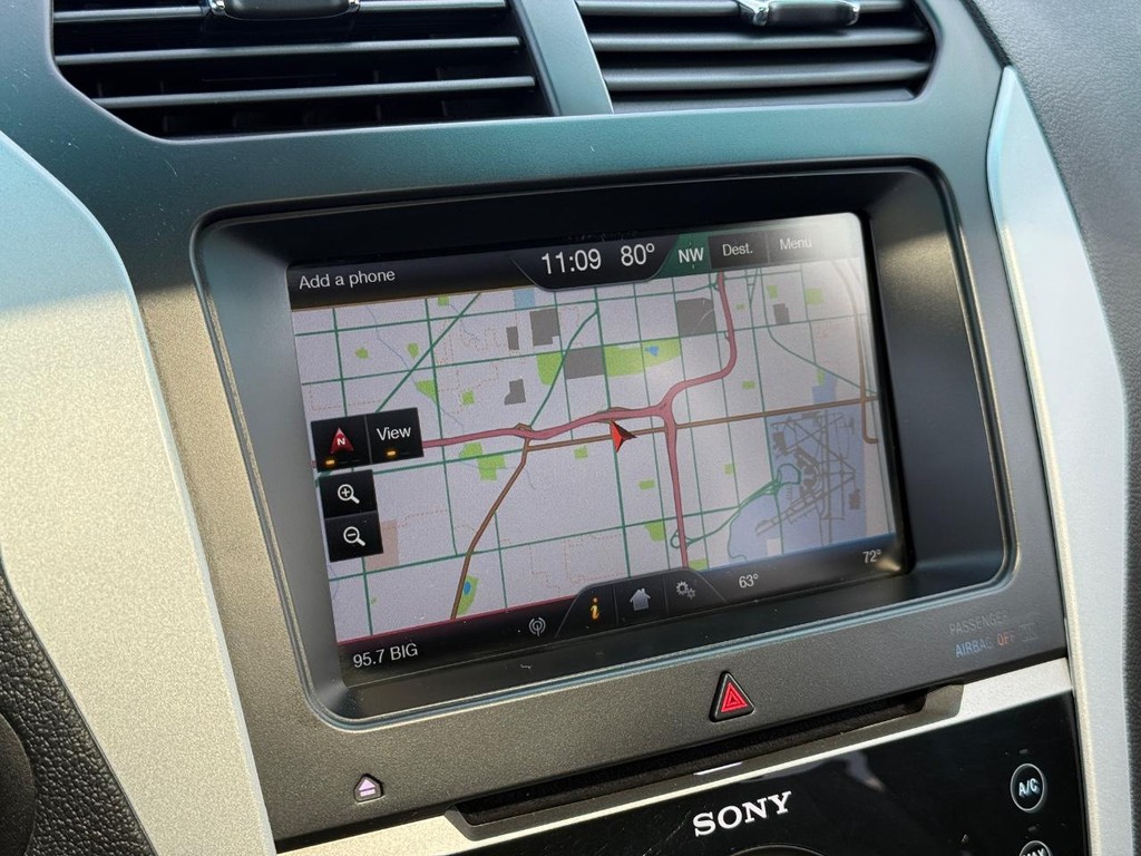 Ford Explorer Vehicle Full-screen Gallery Image 21