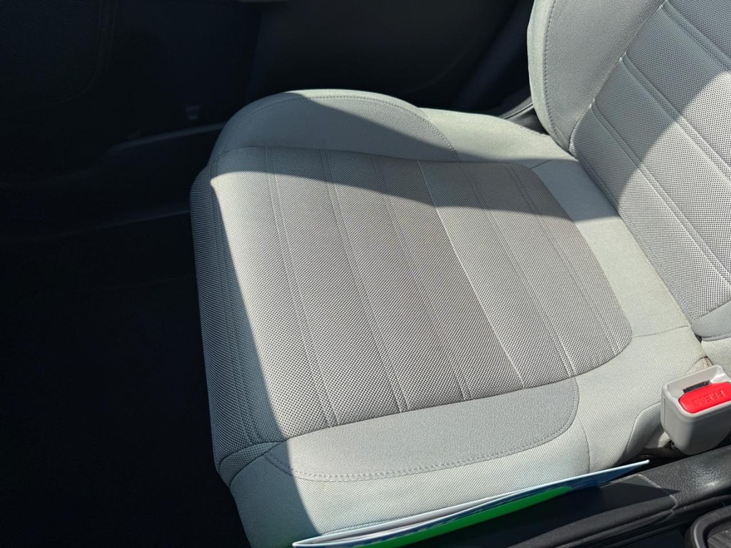 Honda CR-V Vehicle Full-screen Gallery Image 21
