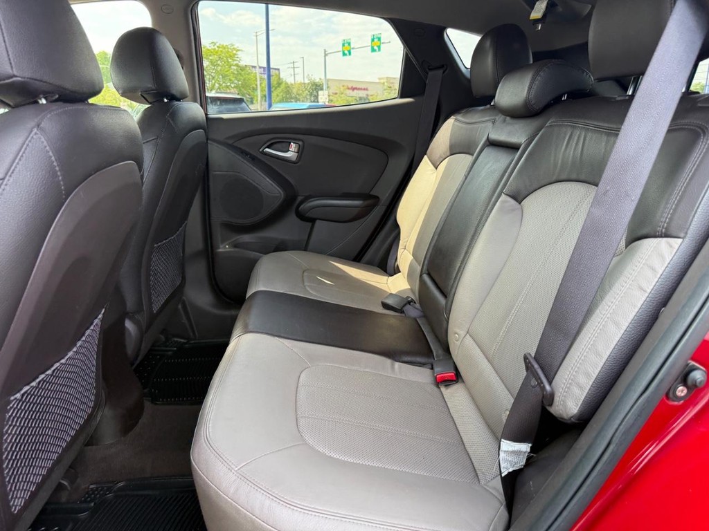 Hyundai Tucson Vehicle Full-screen Gallery Image 10