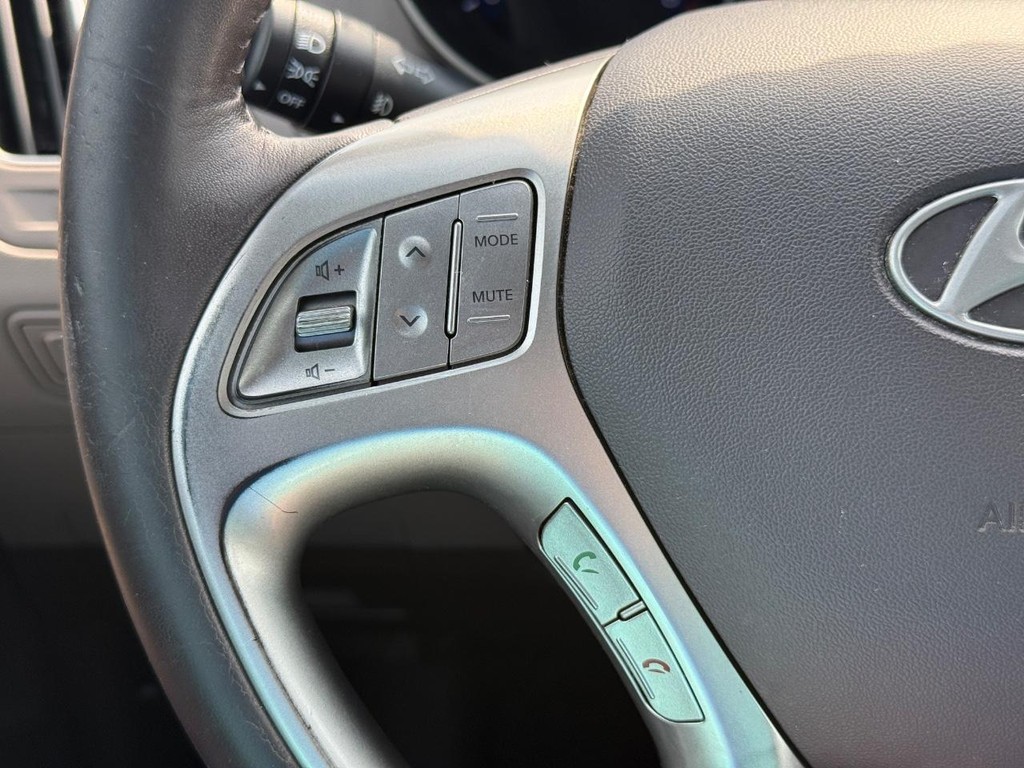 Hyundai Tucson Vehicle Full-screen Gallery Image 15