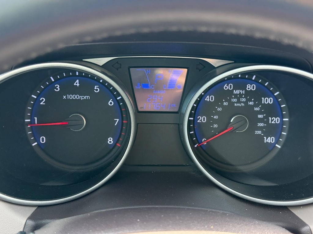 Hyundai Tucson Vehicle Full-screen Gallery Image 17