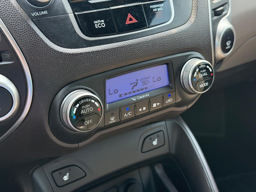 Hyundai Tucson Vehicle Full-screen Gallery Image 19