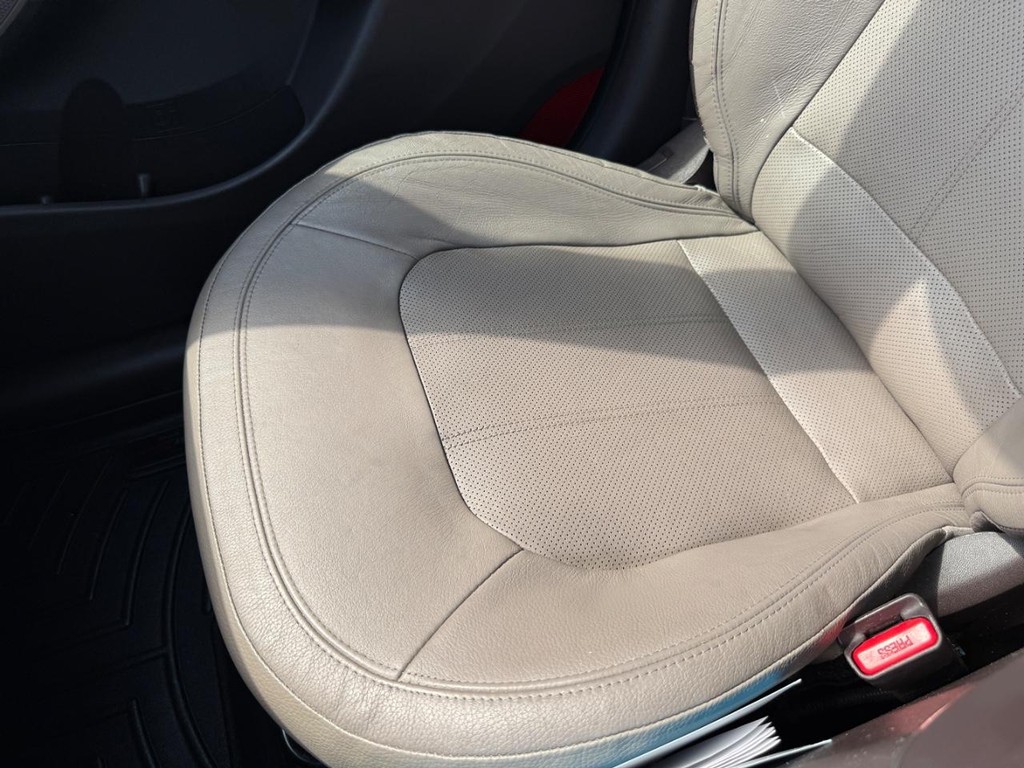 Hyundai Tucson Vehicle Full-screen Gallery Image 21