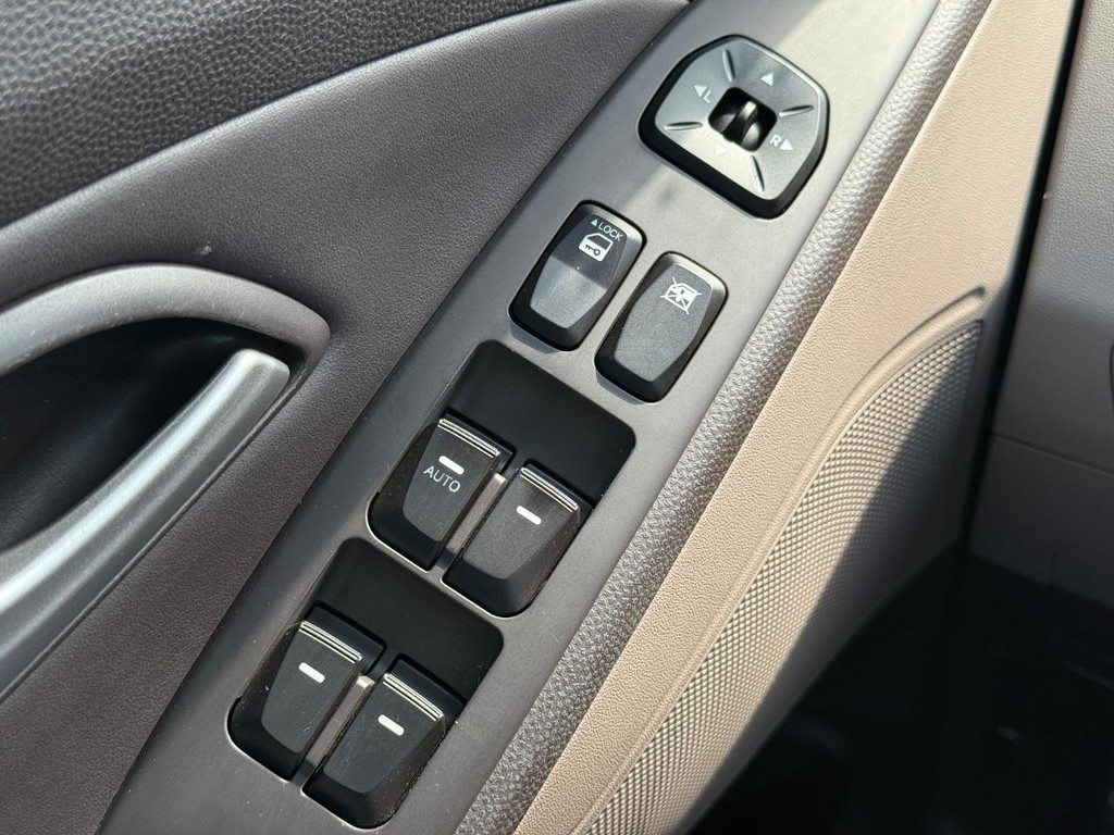 Hyundai Tucson Vehicle Full-screen Gallery Image 25