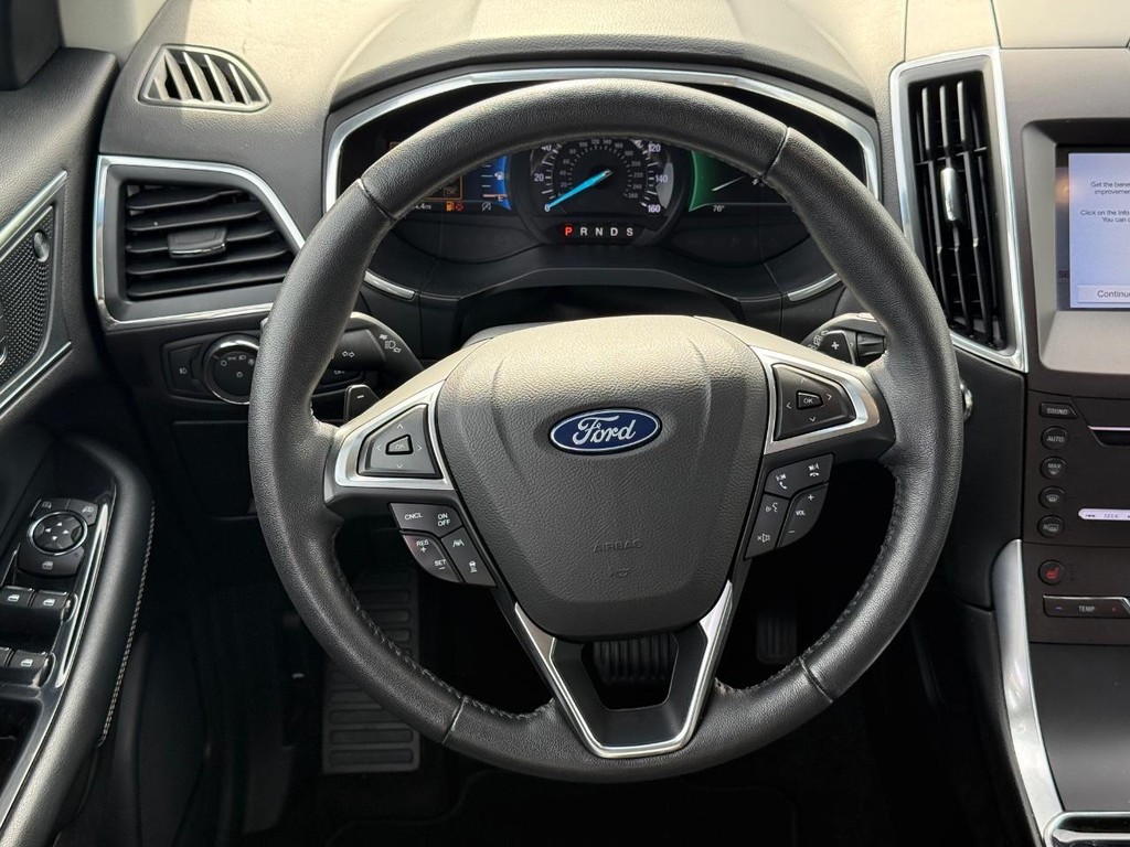 Ford Edge Vehicle Full-screen Gallery Image 12