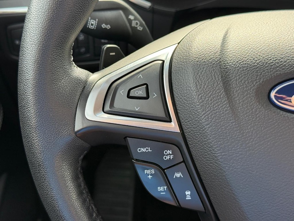 Ford Edge Vehicle Full-screen Gallery Image 15