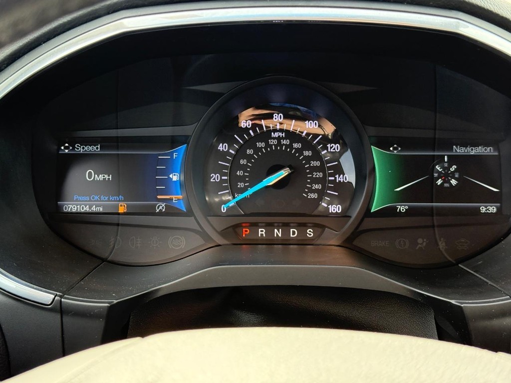 Ford Edge Vehicle Full-screen Gallery Image 17