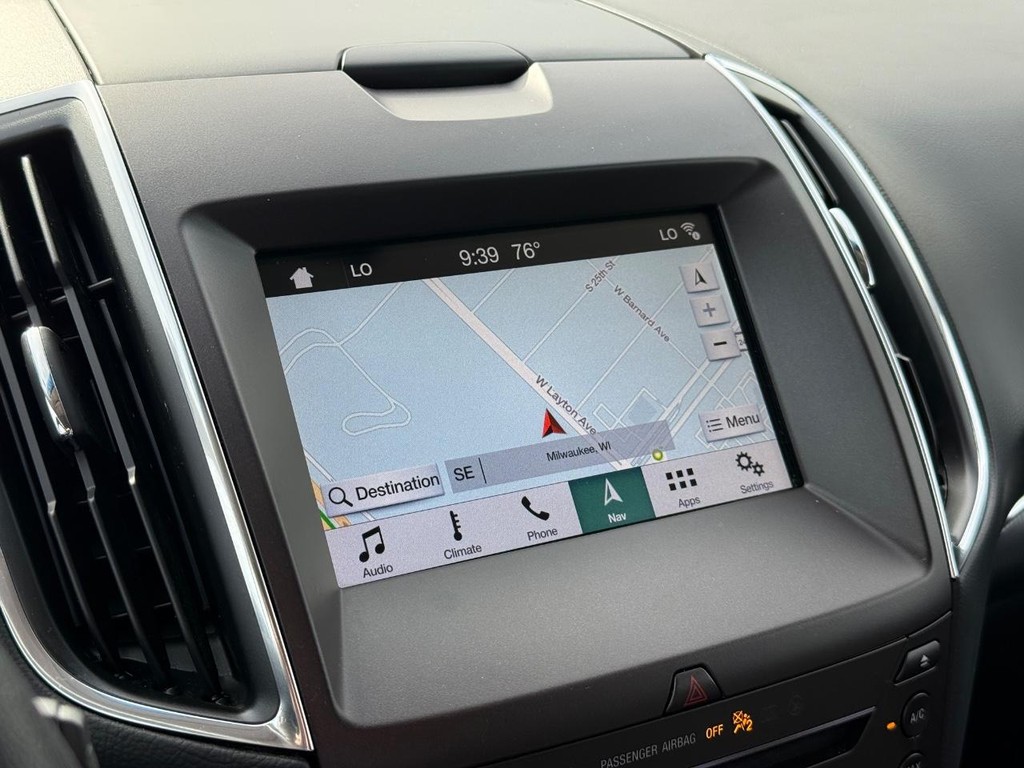 Ford Edge Vehicle Full-screen Gallery Image 19