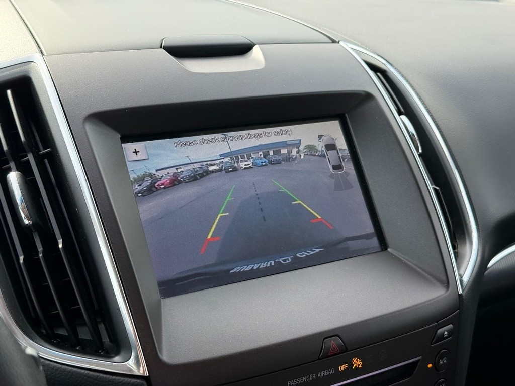 Ford Edge Vehicle Full-screen Gallery Image 20
