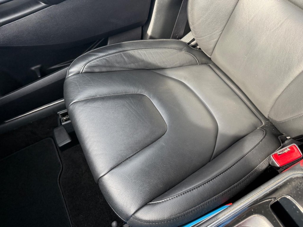 Ford Edge Vehicle Full-screen Gallery Image 22