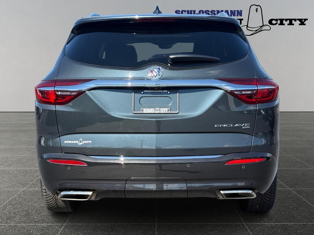 Buick Enclave Vehicle Full-screen Gallery Image 04
