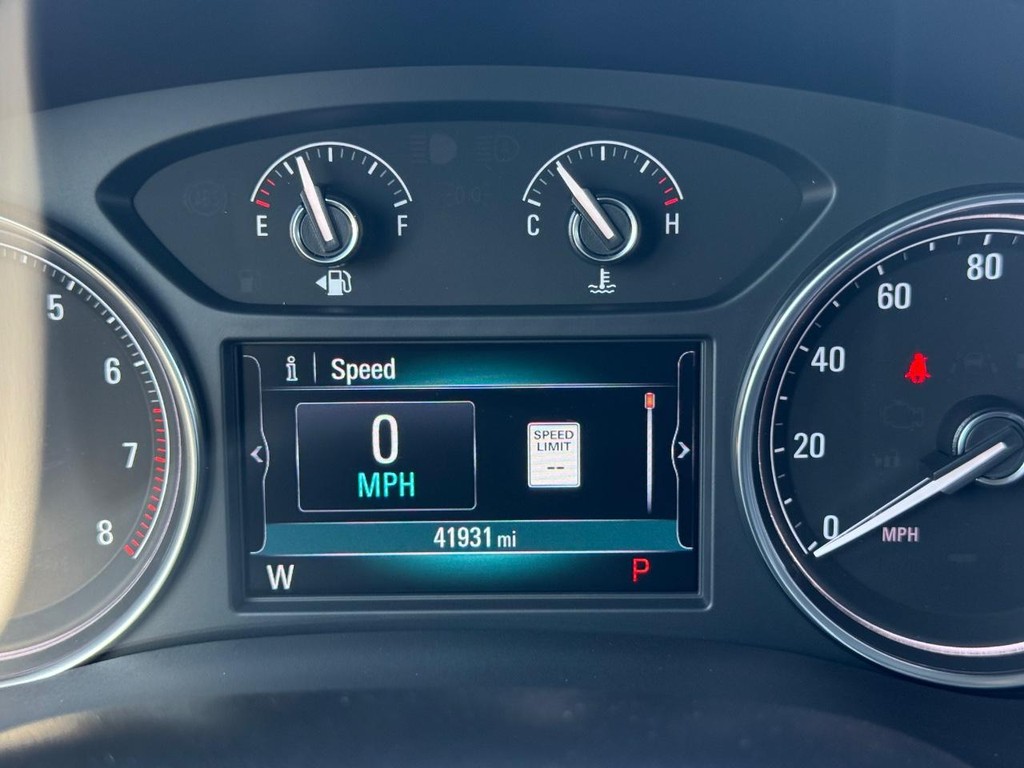 Buick Enclave Vehicle Full-screen Gallery Image 24