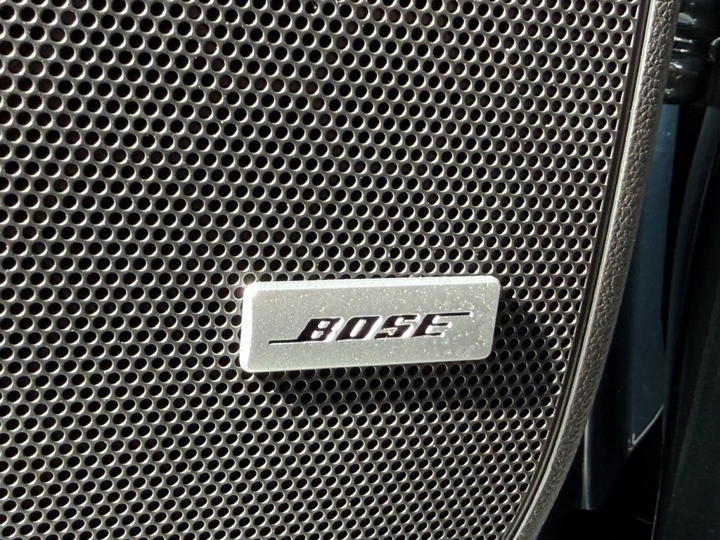 Buick Enclave Vehicle Full-screen Gallery Image 27