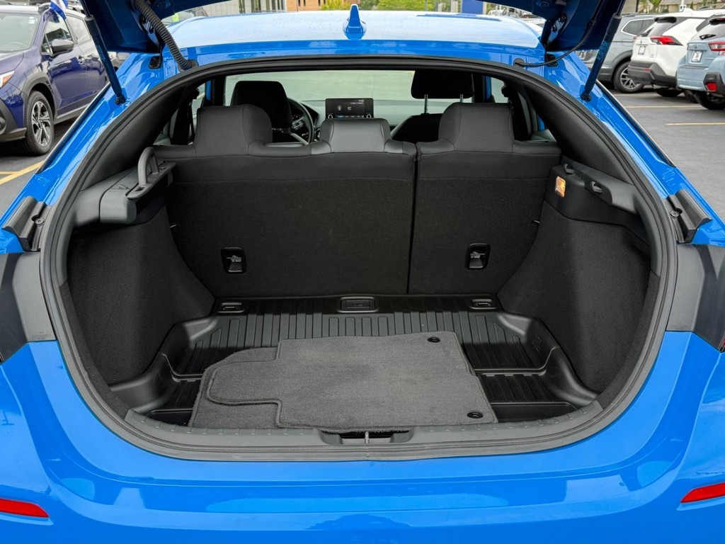 Honda Civic Hatchback Vehicle Full-screen Gallery Image 06