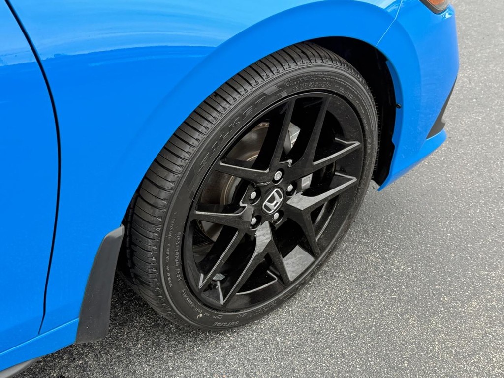 Honda Civic Hatchback Vehicle Full-screen Gallery Image 07